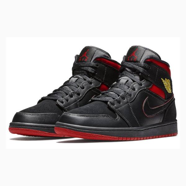 Air Jordan 1 Nike Mid Zapatillas Baloncesto Hombre Negras Rojas | JD-724ZJ